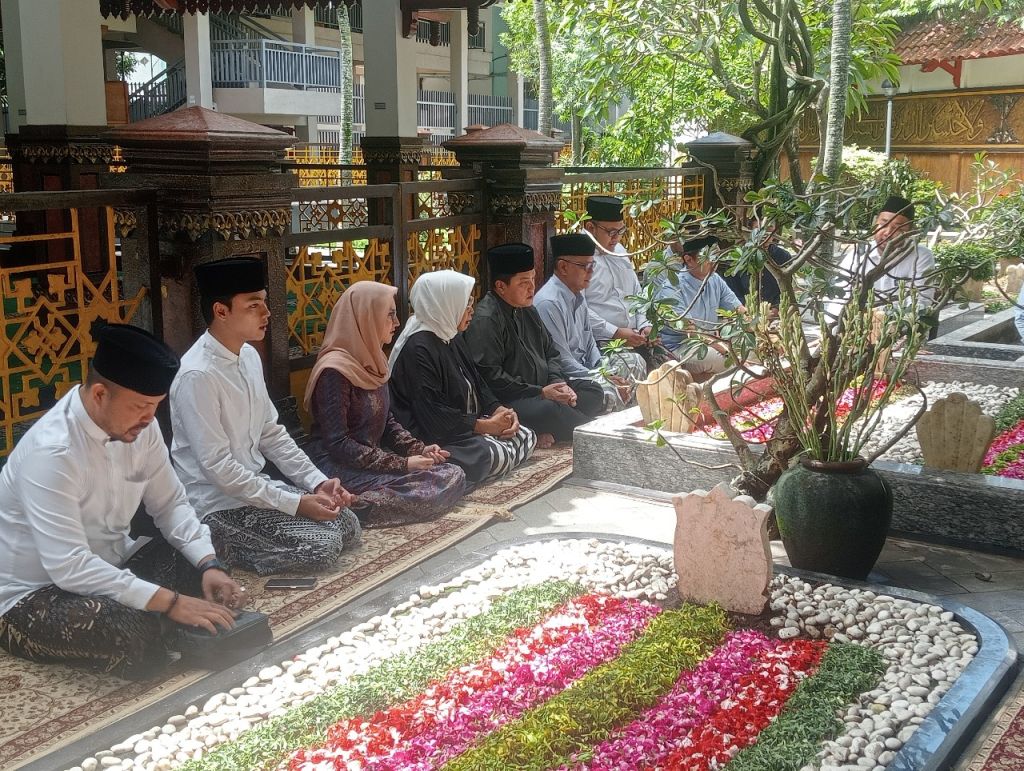 Ziarah ke Tebuireng Jombang, Erick Thohir Berdoa agar Pilpres Berjalan Damai