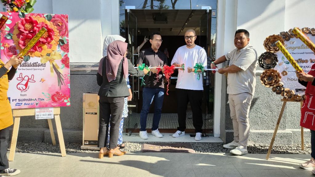Kolaborasi Coffee Toffee dan Holycow Buka Satu Atap di Surabaya