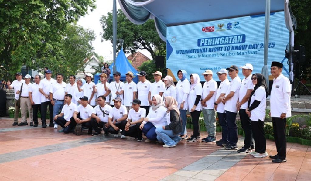 Semarak Hari Hak untuk Tahu Sedunia 2025, Warga Padati CFD Taman Bungkul Surabaya