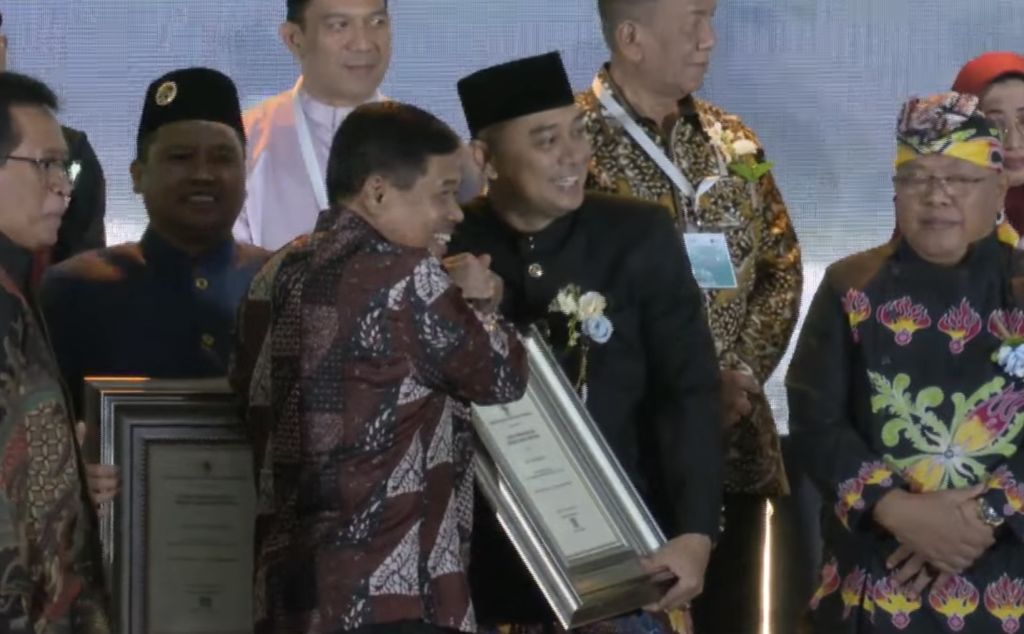 Surabaya Sabet Penghargaan Swasti Saba Wistara dan Pratama 1 STBM, Apa Itu?