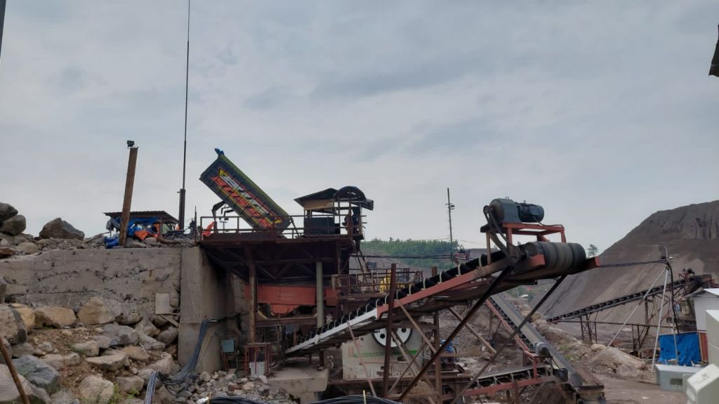 Ada Tambang dan Crusher Diduga Ilegal di Dalam Proyek Bandara Kediri