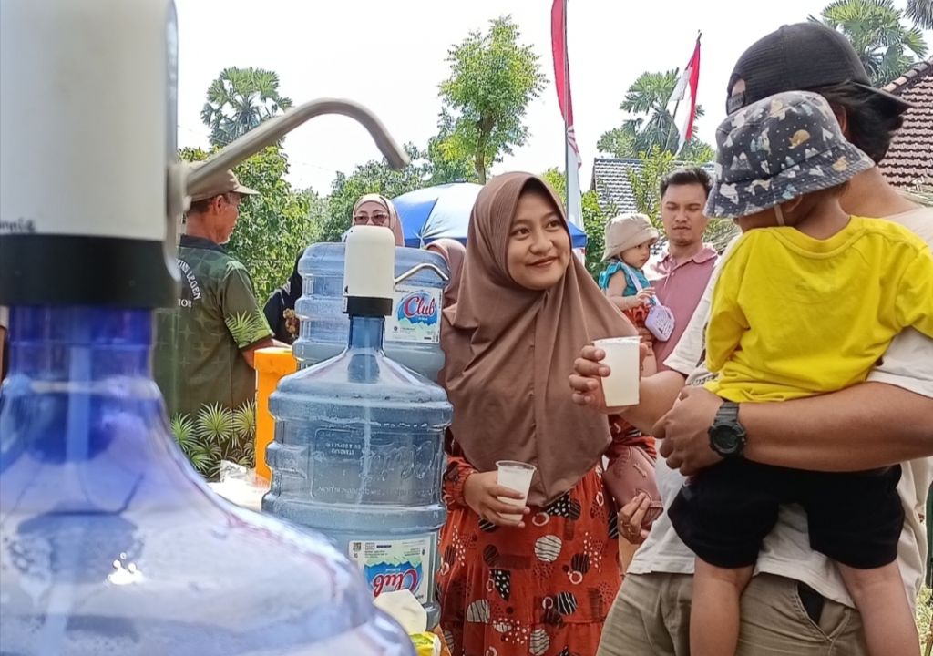 Meneguk Segarnya Legen Dusun Shoberoh Gresik, Gratis Lho!