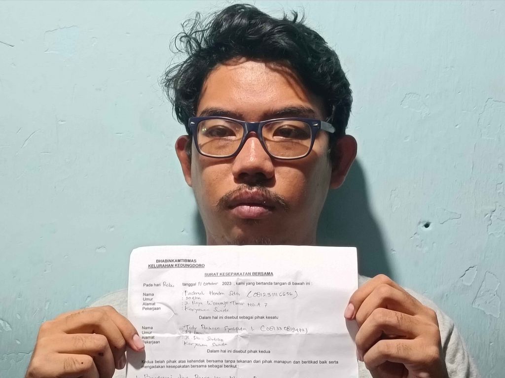 Sopir Taksi Online Dipukul Sekuriti Mall TP Surabaya hingga Hidung Berdarah