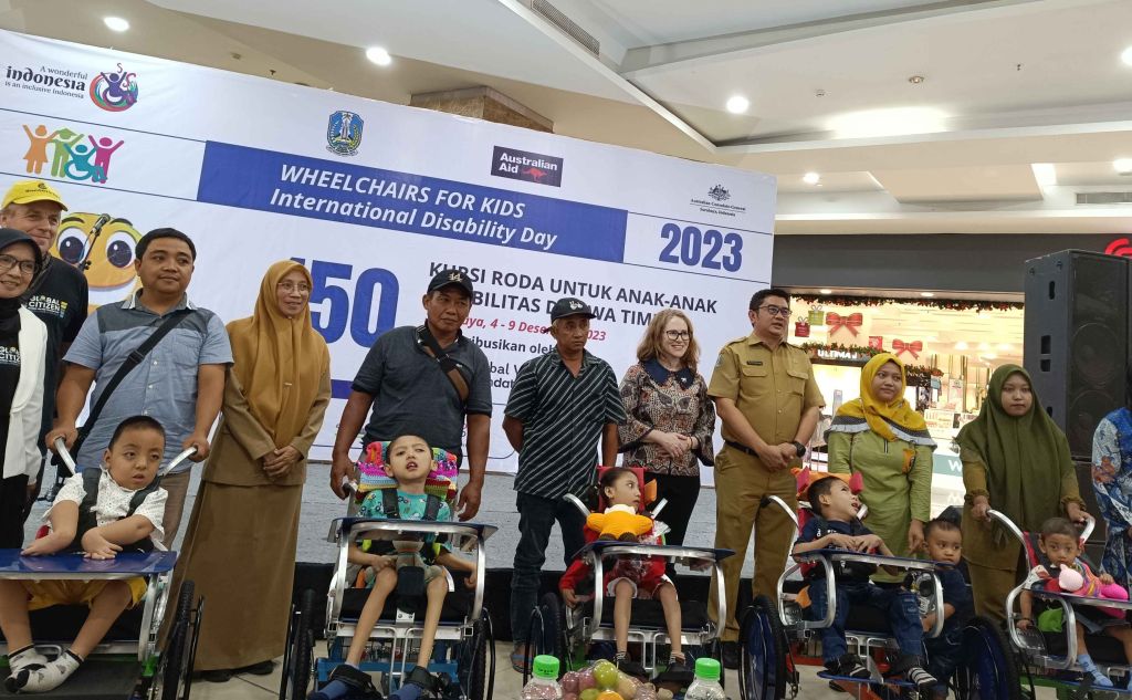 Wheelchairs For Kids, Bagikan 340 Kursi Roda Gratis untuk Anak Disabilitas di Jatim