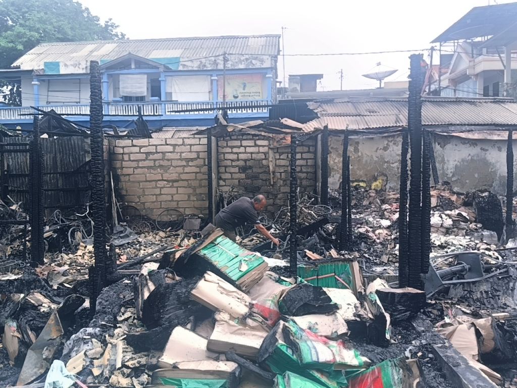 Kebakaran Pasar Baru II Gresik Hanguskan 33 Lapak