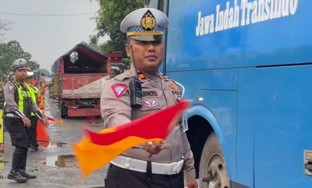 Terjebak Macet Saat Nataru, Tenang Ada Tim Urai Satlantas Polres Probolinggo