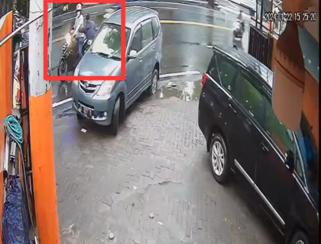 Pecah Kaca Mobil di Pasuruan, Uang 100 Juta Dicuri