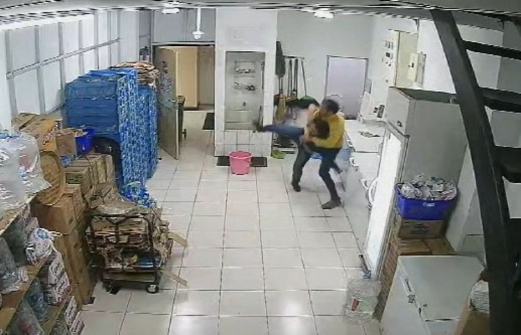 Pria asal Jember Tumbang Lawan Karyawan Indomaret saat Coba Merampok di Kota Pasuruan