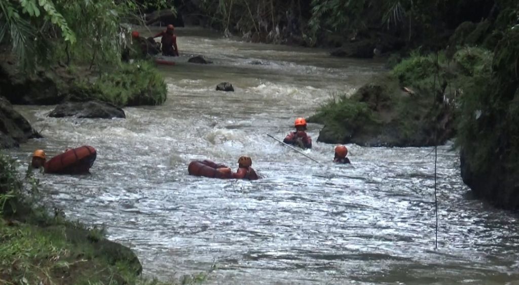 Belajar Menyetir, Santri dan Motor Tercebur Sungai di Banyuwangi