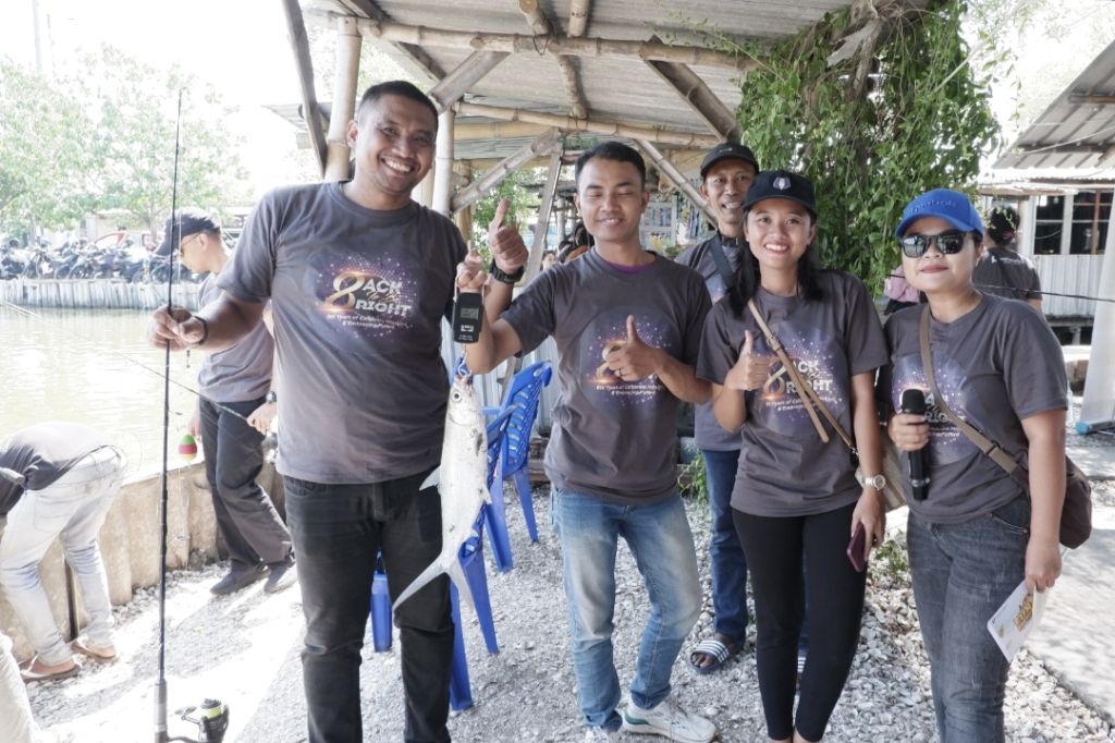 Keseruan Mancing Bersama Rayakan Ulang Tahun Ke-8 Premier Place Hotel
