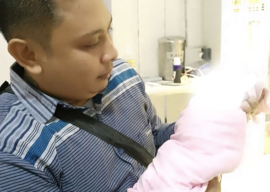 Bayi Perempuan Ditemukan dalam Ember Bekas Cat di Jember