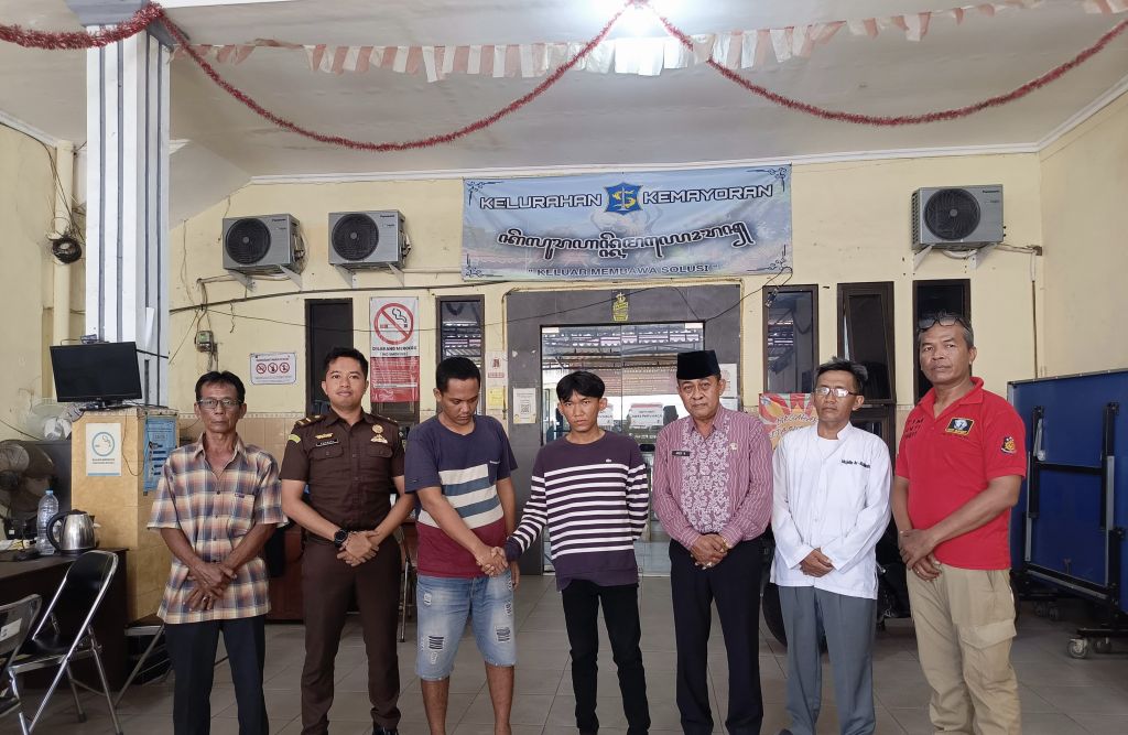 Momen Haru Pelaku Pencurian Demi Anak Sakit di Surabaya Terima Restorative Justice