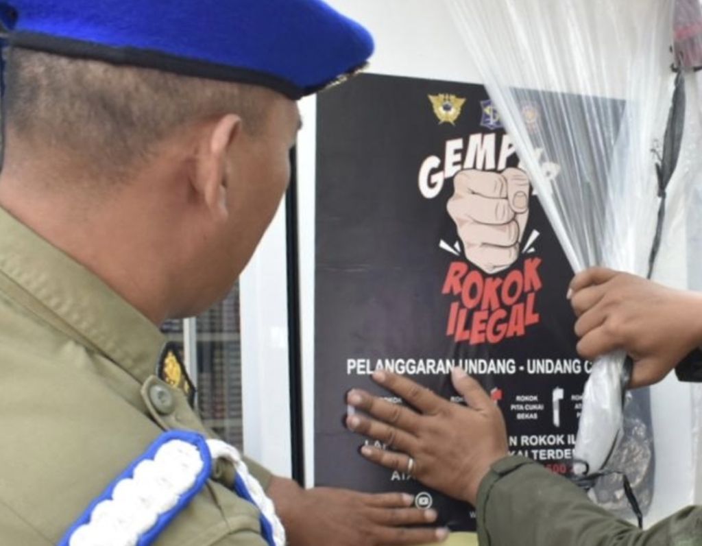 Penjual Rokok Ilegal Tepi Jalan di Surabaya Bakal Dioperasi