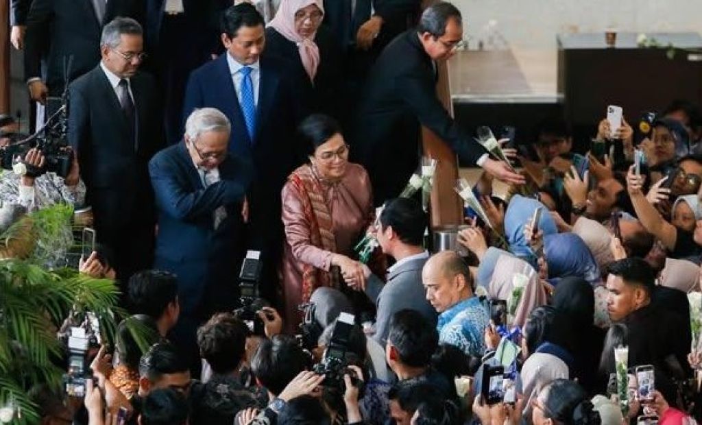 Serah Terima Jabatan, Sri Mulyani Resmi Pamit, Purbaya Yudhi Sadewa Jabat Menkeu