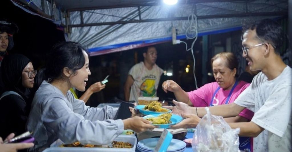 Di Balik Ramainya Penyetan Pegasus, Semangat Teman Tuli Menginspirasi Pelanggan