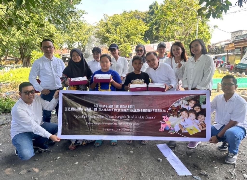 Semaikan Nilai-Nilai Pancasila, Grand Inna Tunjungan Gelar CSR di TBM Makam Rangkah Surabaya