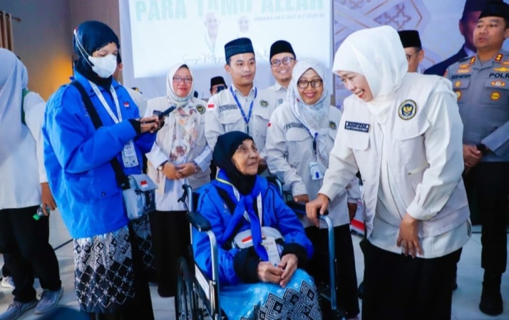 Khofifah Tegaskan Bandara Dhoho Perkuat Pelayanan Haji Jawa Timur