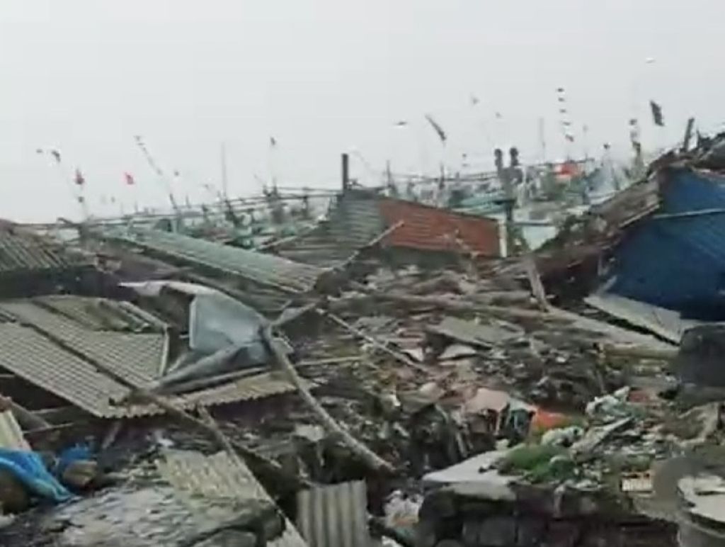 Puting Beliung Porak-Porandakan 58 Rumah di Pasuruan
