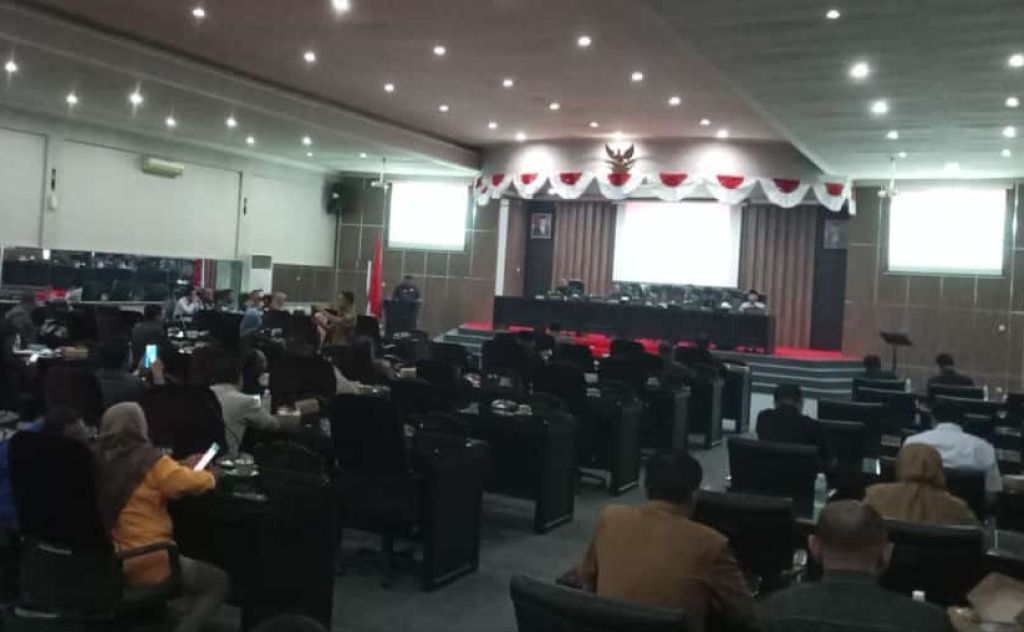 Duh... Incumbent Gagal Pileg Bolos Rapat Paripurna Penetapan Perda RTRW Bondowoso