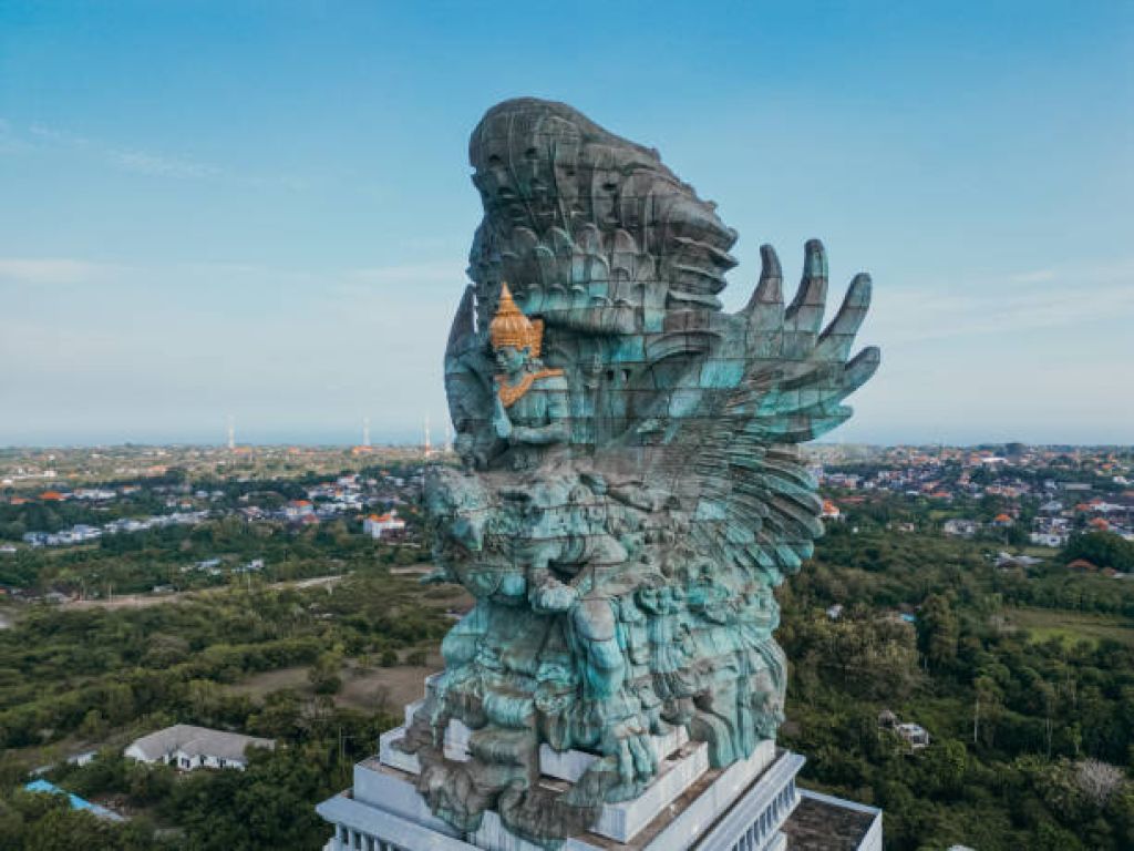 Hari ini 6 Tahun Lalu, Patung GWK Diresmikan Presiden Jokowi