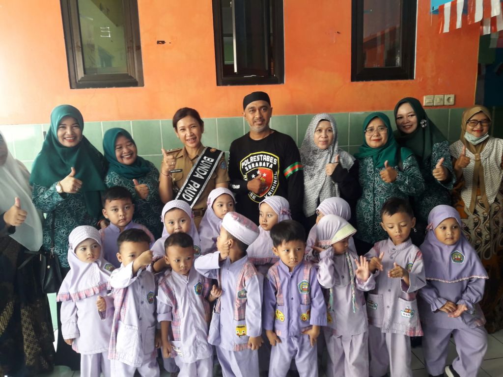 Peduli Anak Yatim, Anggota Satreskrim Polrestabes Surabaya Ini Dirikan Sekolah Gratis