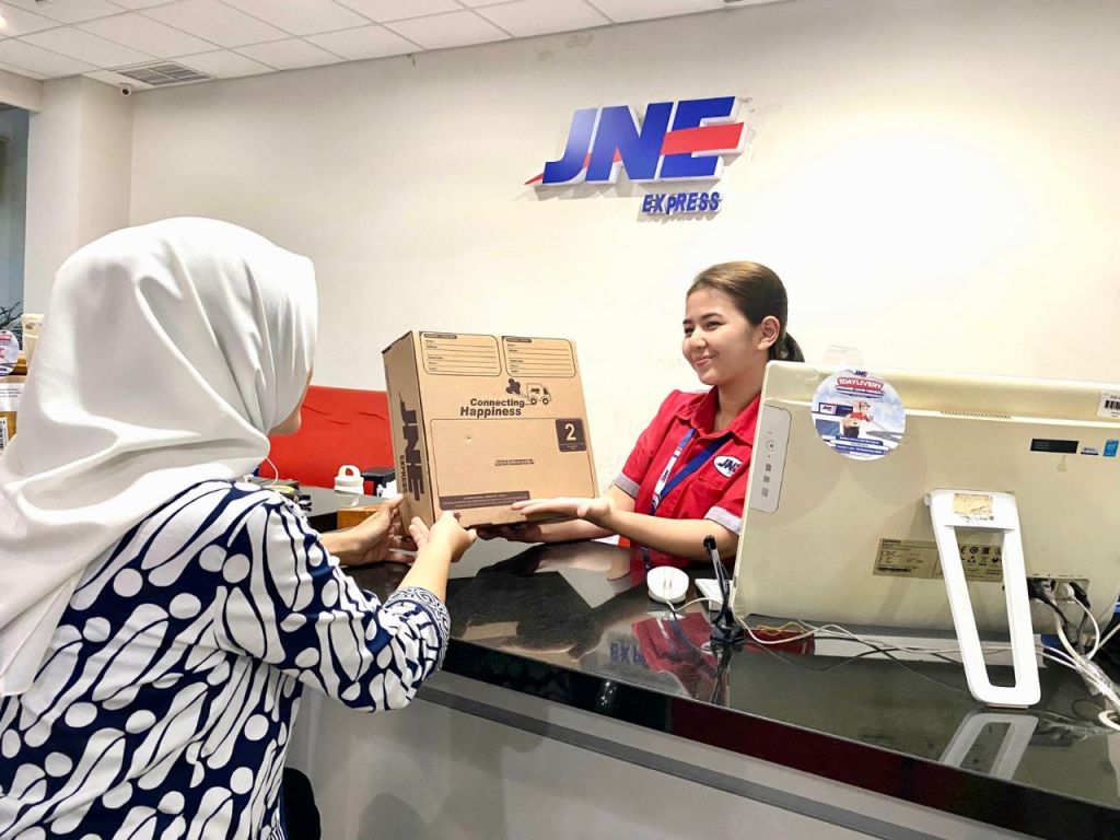 JNE Cabang Jawa Timur, Denpasar, NTB, dan NTT Beri Jaminan Garansi Uang Kembali