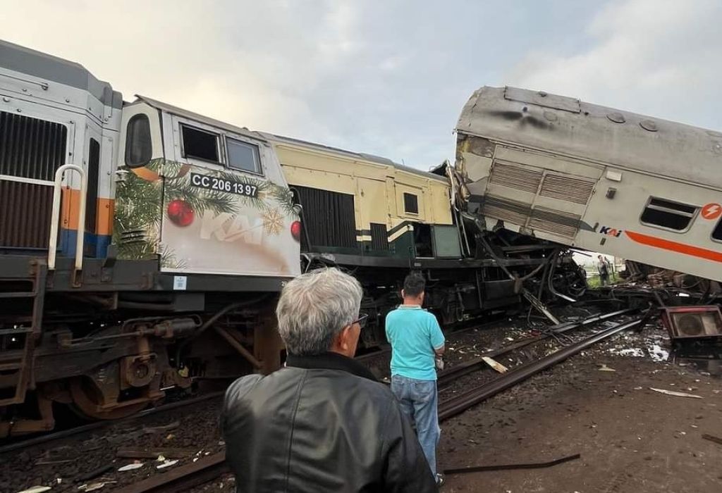 Tabrakan KA Turangga Vs Kereta Komuter Bandung, 3 Orang Tewas dan 23 Luka-luka