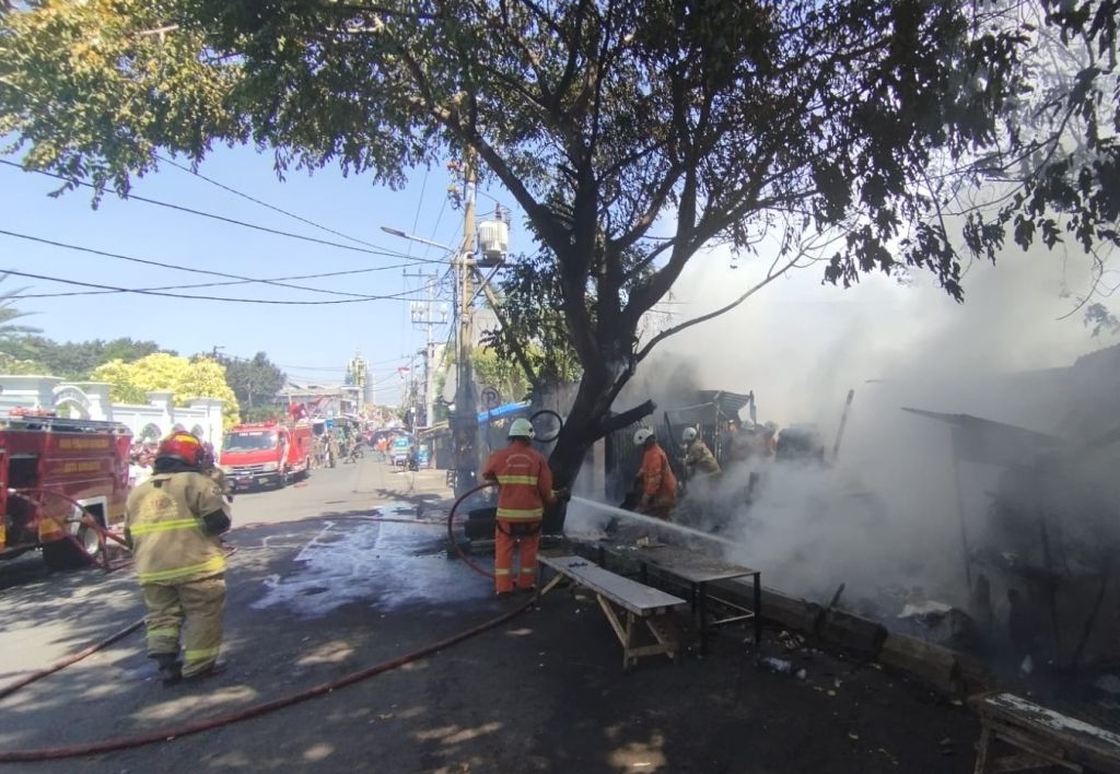 Bengkel dan Warung di Surabaya Terbakar, 4 Motor Hangus