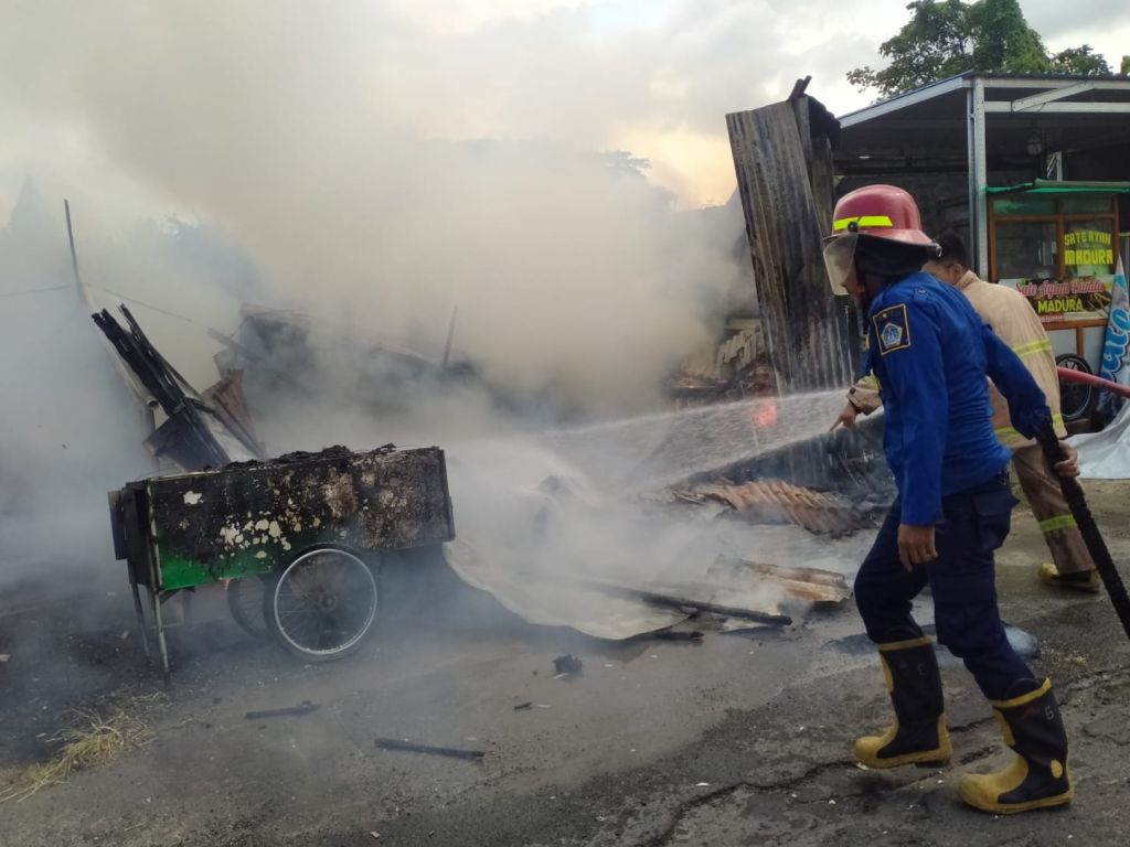 Kios Bensin di Gresik Terbakar, Pemilik Tewas Terpanggang