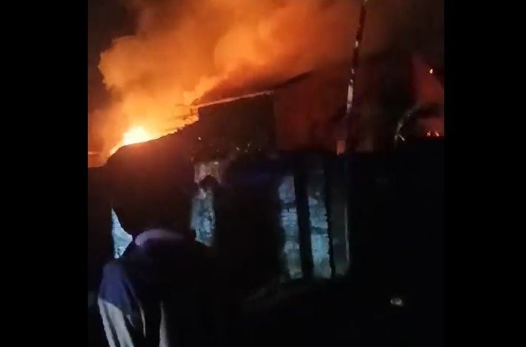 Rumah di Jombang Terbakar, Lansia Tewas Terpanggang