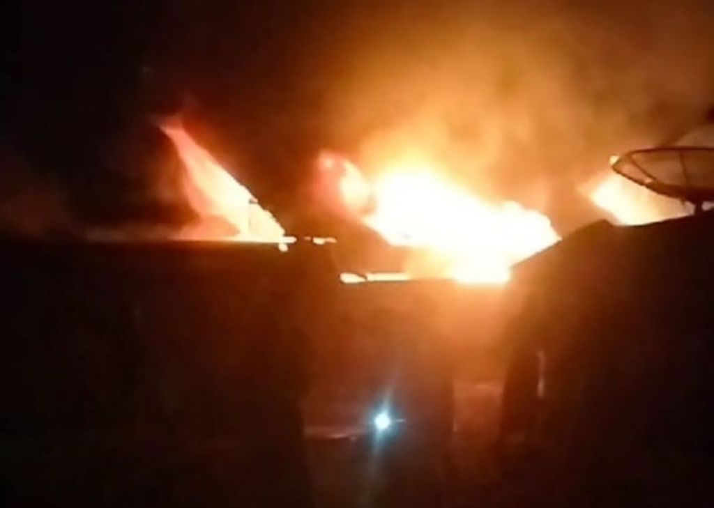 Semalam 2 Rumah di Situbondo Terbakar Akibat Kelalaian Penghuni