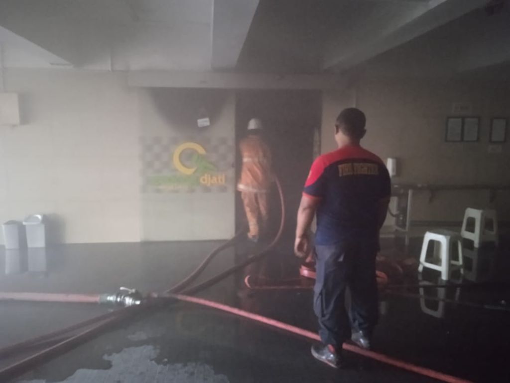 Kebakaran Terjadi di Rumah Karaoke Godong Djati Surabaya
