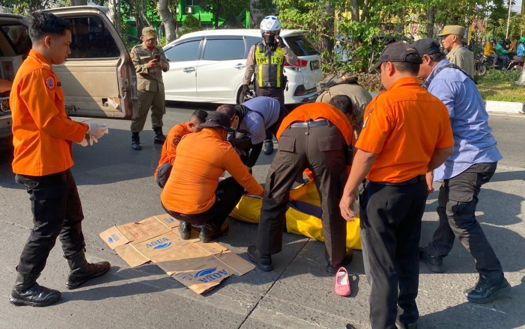 Emak-emak di Surabaya Tewas Usai Motornya Bersenggolan