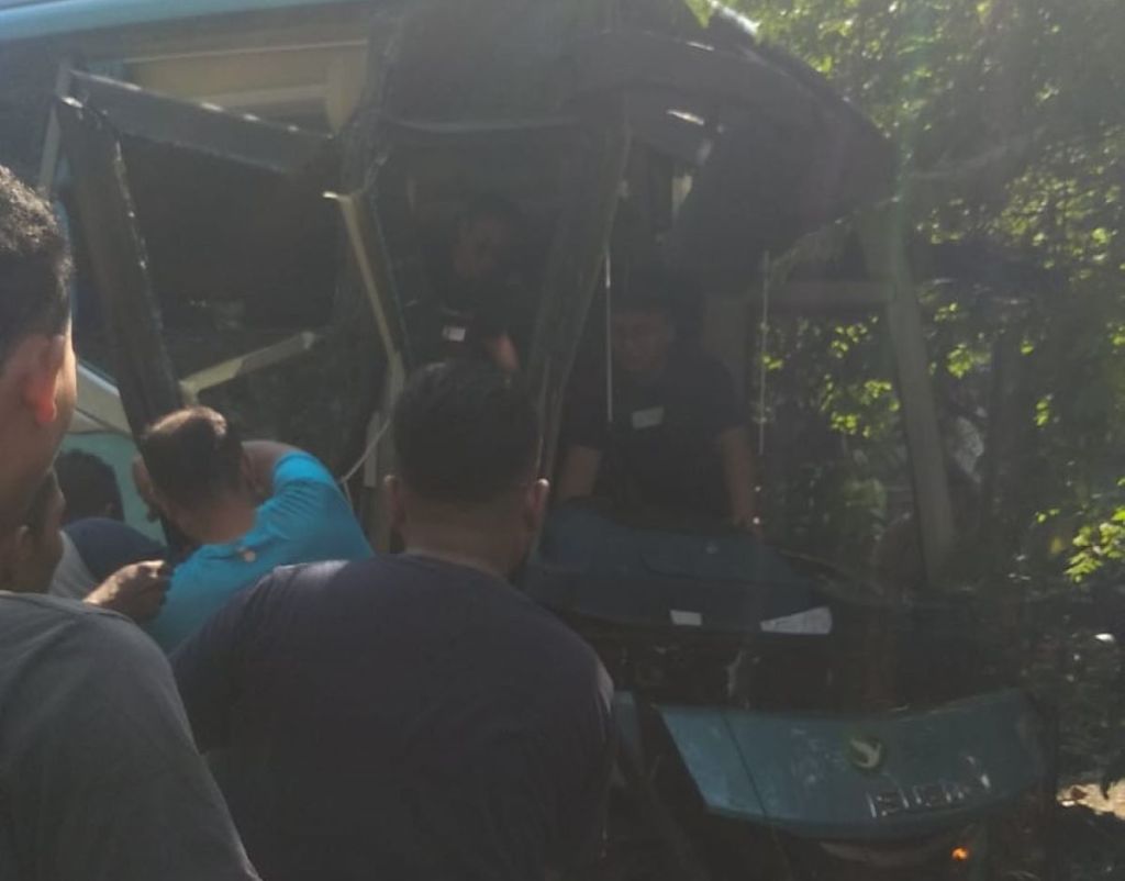 Bus Pariwisata BigBrid Terlibat Kecelakaan di Mojokerto, Ini Penyebabnya