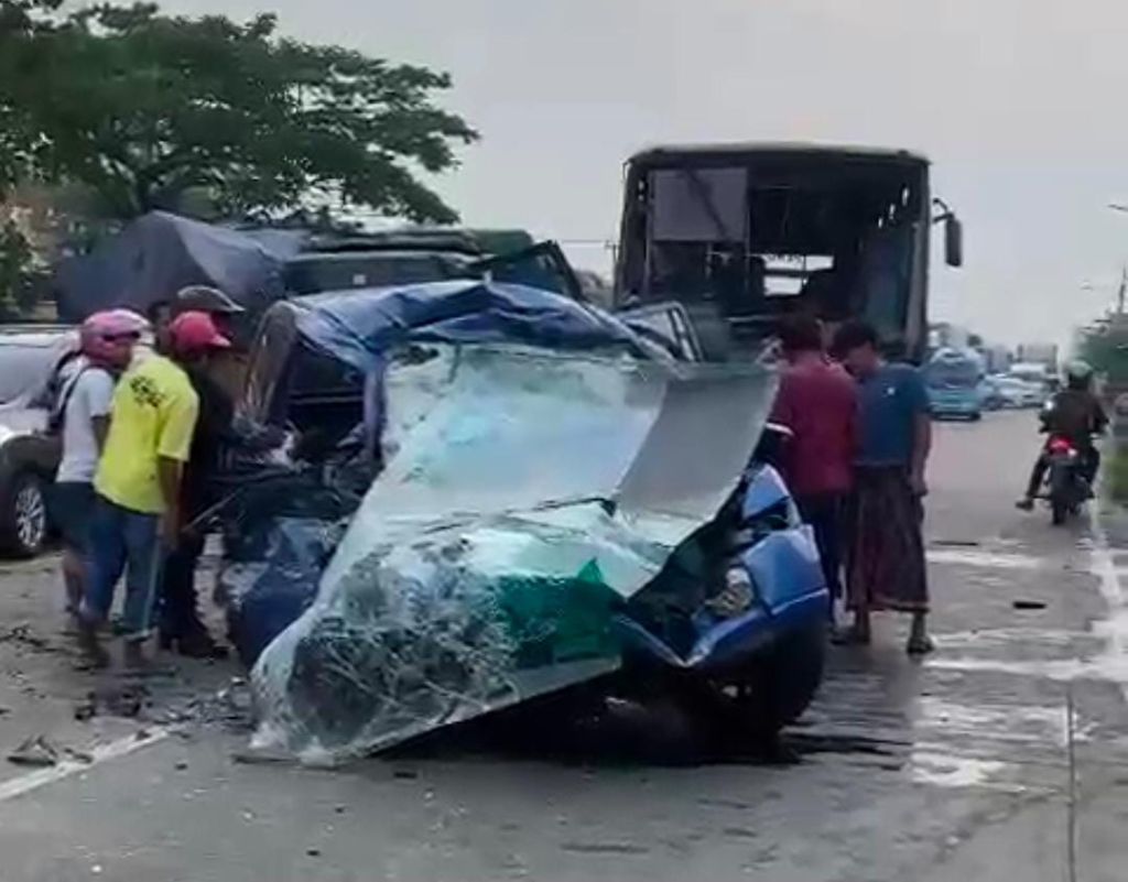 Kecelakaan Maut di Gresik, Korban Tewas Jadi 7 Orang