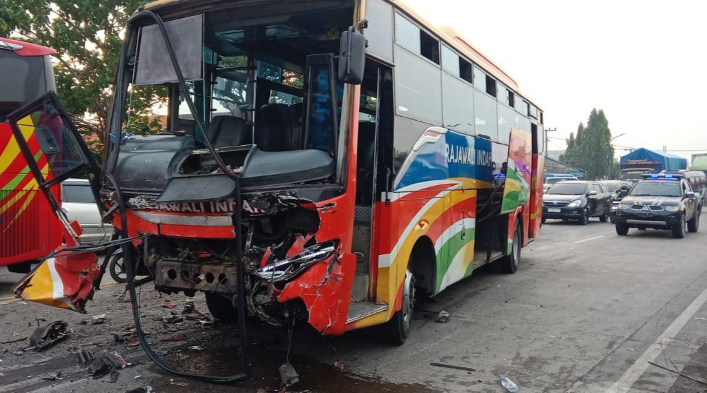 7 Orang Tewas Kecelakaan Maut di Gresik Rombongan asal Tuban