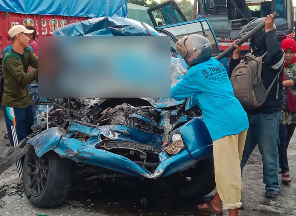 Identitas 7 Orang Tewas dalam Kecelakaan Maut di Gresik