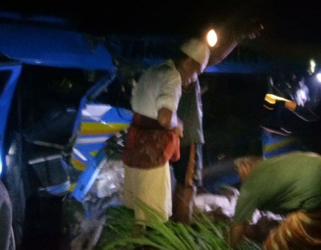 Identitas Korban dalam Kecelakaan KA Probowangi Tabrak Elf di Lumajang