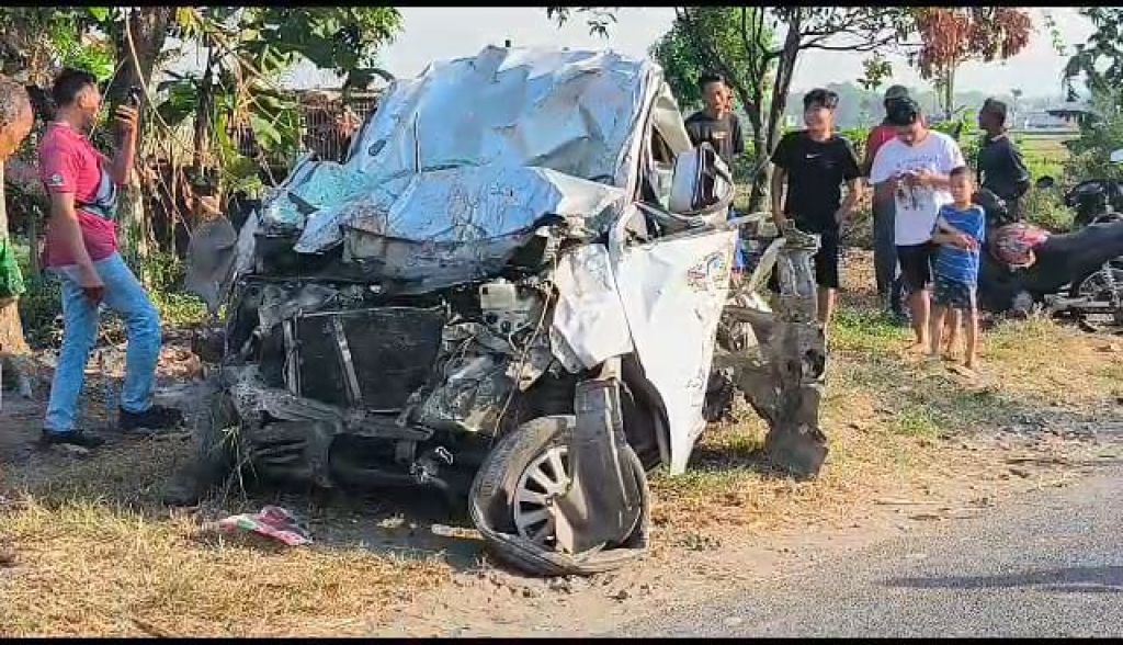 Kereta Api Tabrak Luxio Sebabkan 6 Orang Tewas di Jombang, Begini Kesaksian Warga