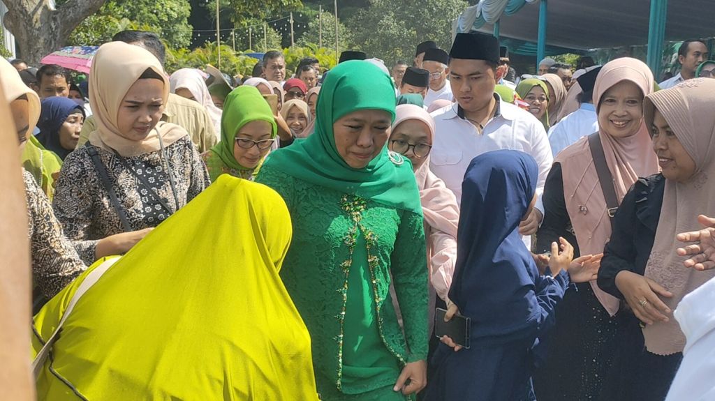 Khofifah Minta Petani di Jatim Mulai Gunakan Pupuk Organik