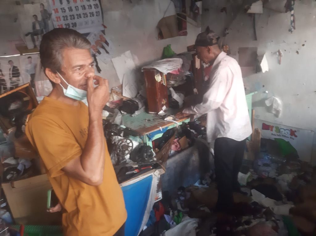 Lupa Matikan Kompor, Kios Penjahit Tira di Situbondo Terbakar