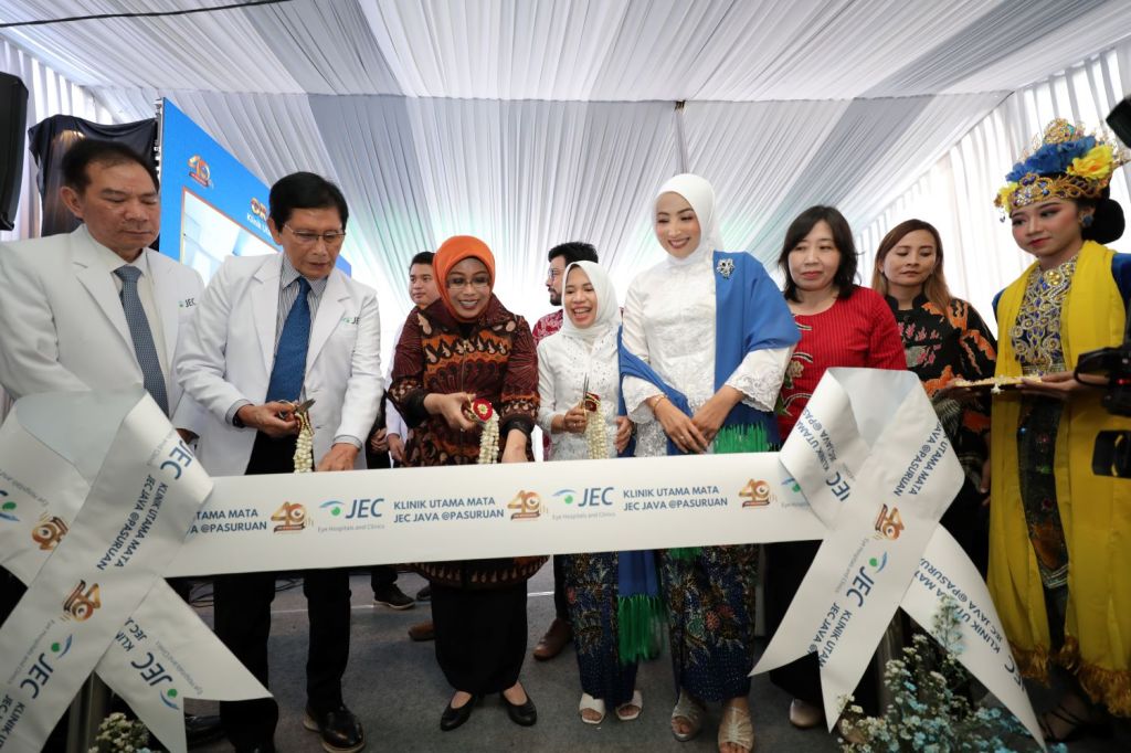 Klinik Mata JEC JAVA Pasuruan Mendapat Apresiasi Istri Wali Kota
