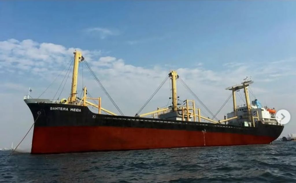 KM Bahtera Mega Tenggelam di Perairan Masalembu