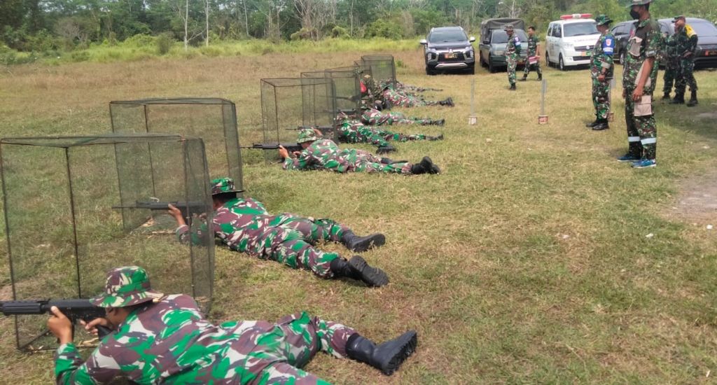 Prajurit Kodim 0829/Bangkalan Asah Kemampuan Menembak