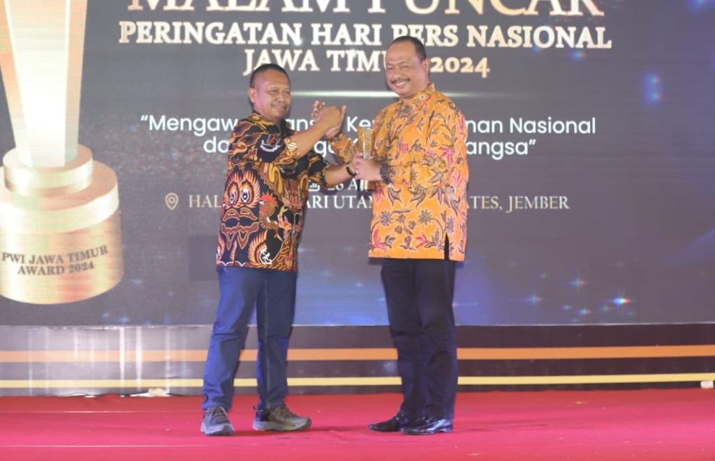 Ketua KONI Jatim Terima Penghargaan Sport Achievement Award di HPN 2024