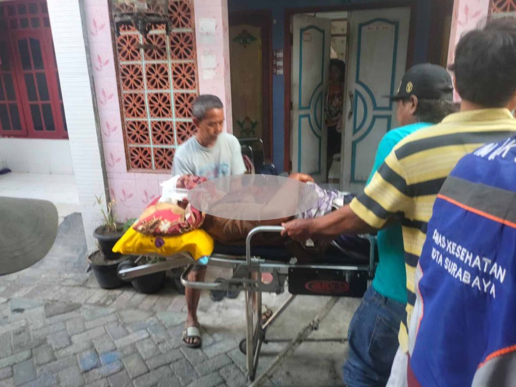Suami Dibacok Istrinya di Surabaya