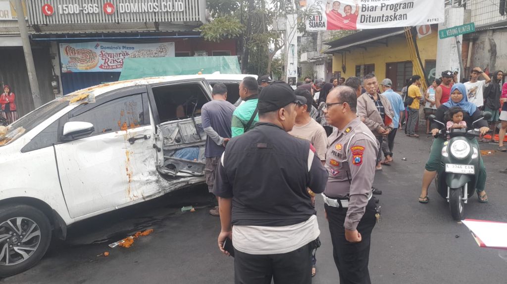 Berikut Data Para Korban Kijang Seruduk Warung di Surabaya