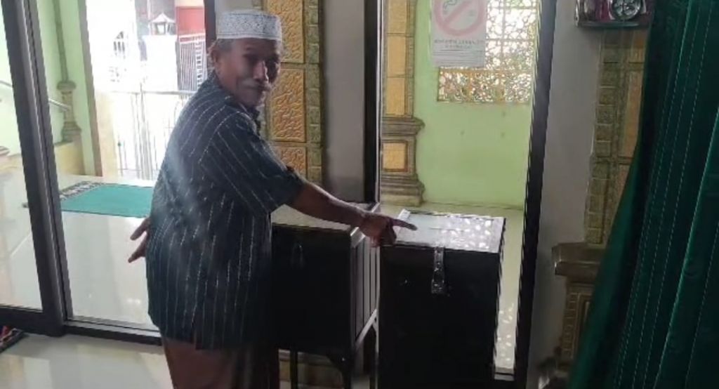 Aksi Pencuri Isi Kotak Amal Masjid di Kota Probolinggo Terekam CCTV