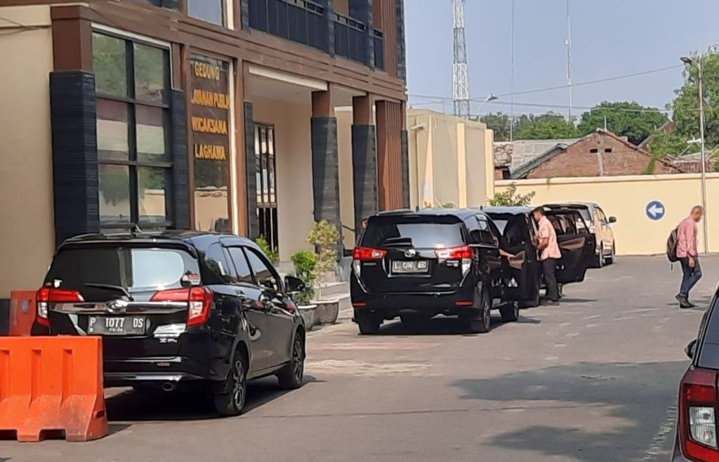 KPK Periksa 11 Saksi, Usut Dugaan Korupsi Bupati Situbondo Nonaktif Karna Suswandi