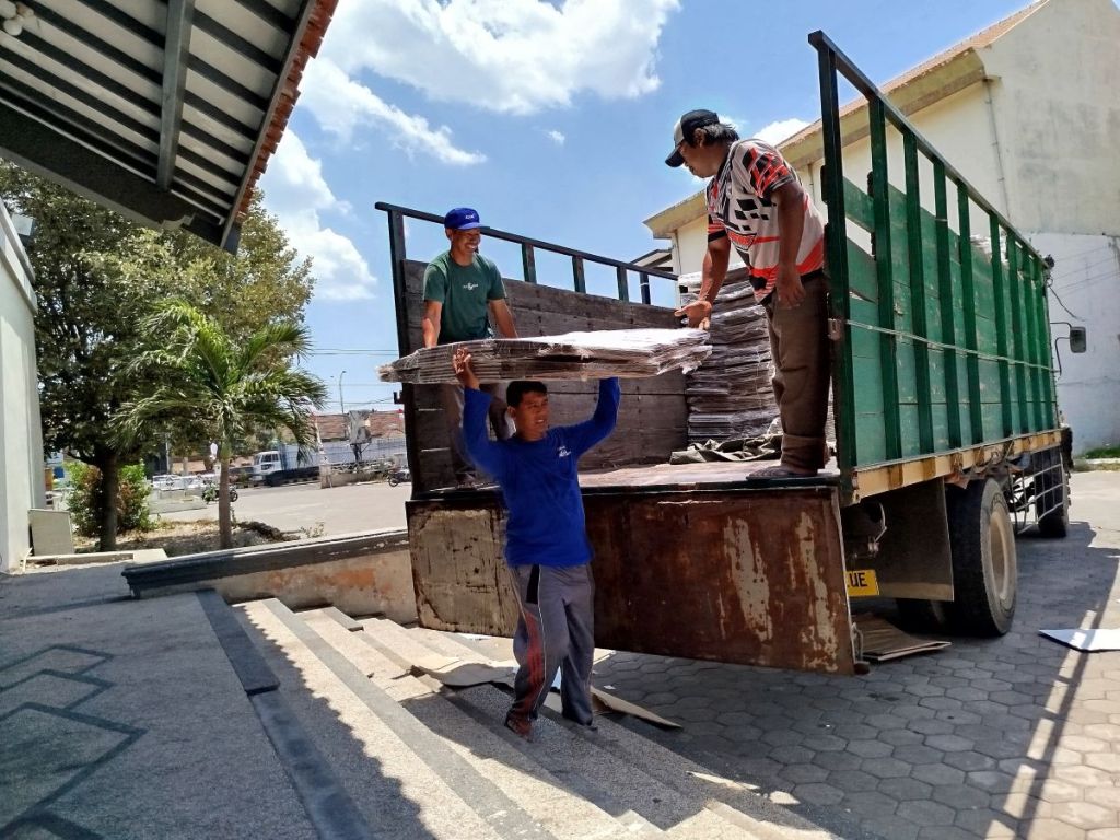 KPU Situbondo Terima Logistik Kotak Suara dan Segel Plastik Pilkada 2024